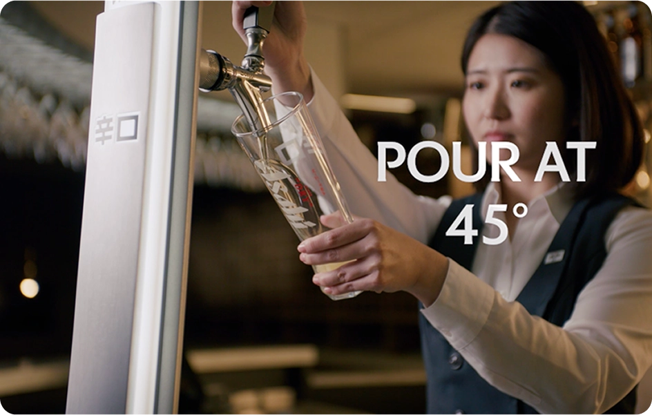 Pour at 45° image
